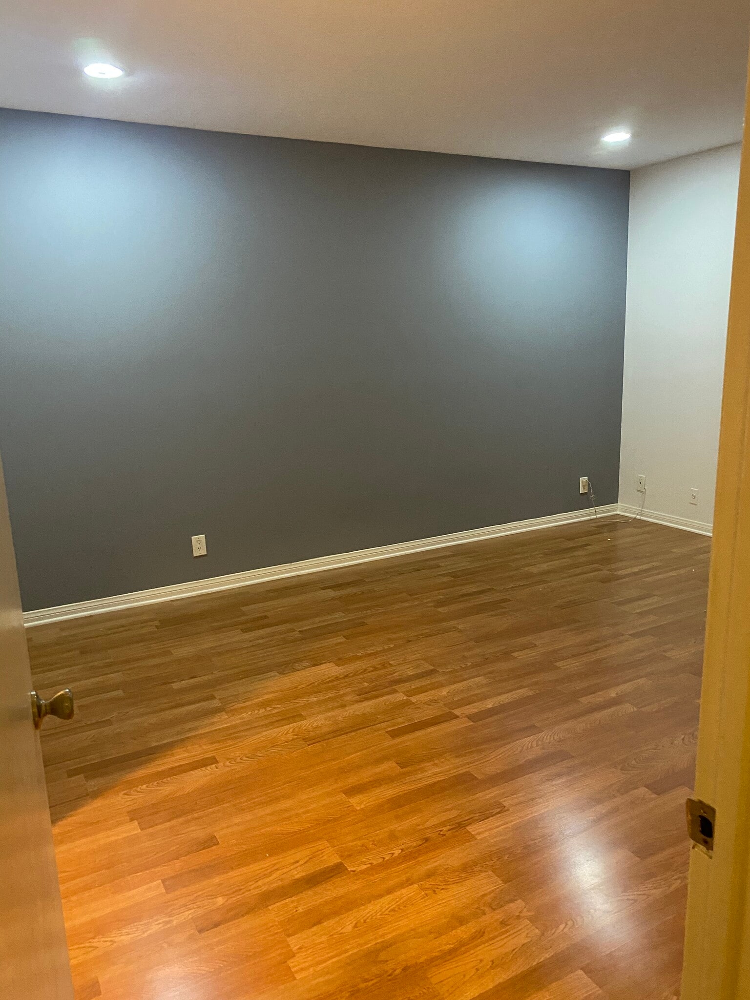 Building Photo - 10650 Holman Ave