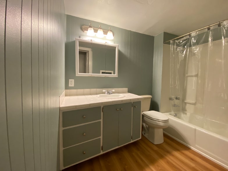 Building Photo - 217 S G St