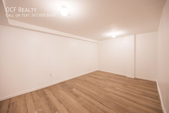 Building Photo - 711 W Thompson St
