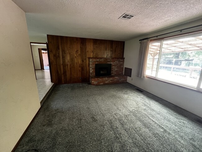 Building Photo - 88494 Ellmaker Rd