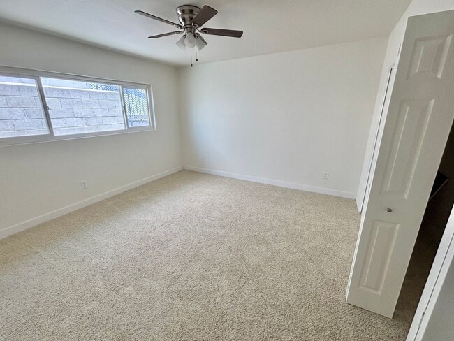 Building Photo - Quiet Back Unit with Garage and Washer/Dryer