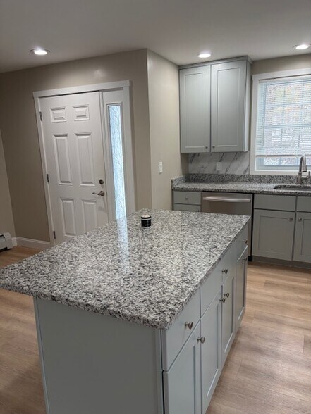 Building Photo - 1465 Hooksett Rd