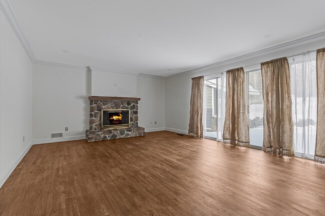 Building Photo - 168 Mendham Rd