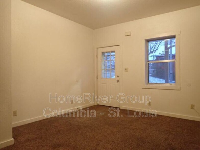 Building Photo - 900 Dockery St