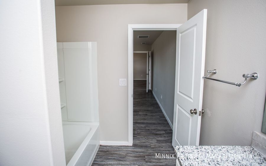 Building Photo - 921 Tulane St