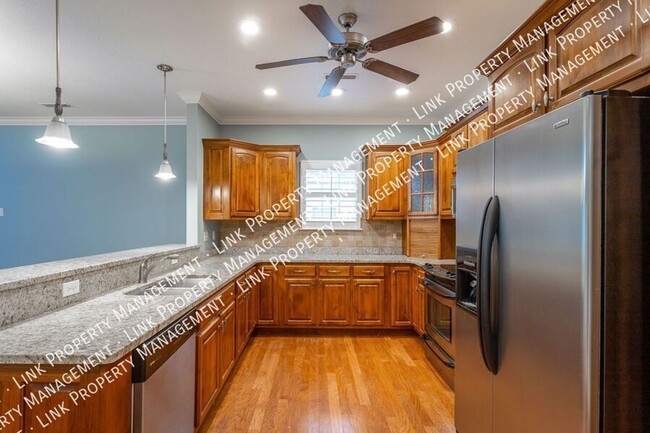 Building Photo - Don't Miss this 3/2 in Hixson for $2000 in...
