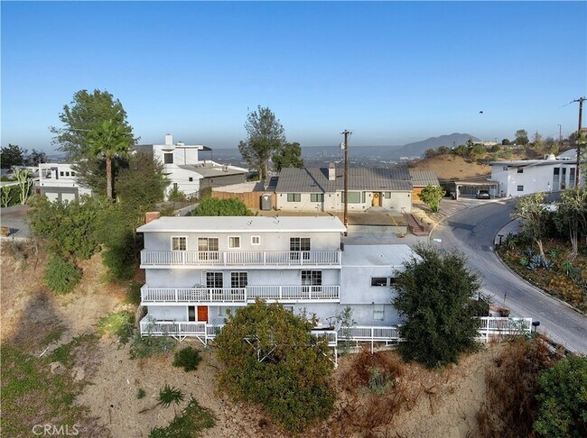 Building Photo - 3617 Sunswept Dr