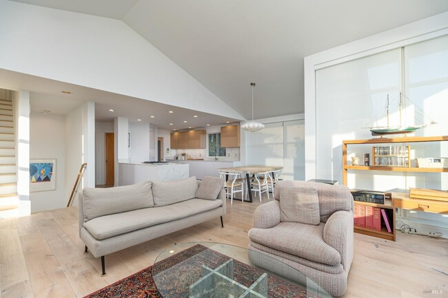 Building Photo - 345 Pacific Ave