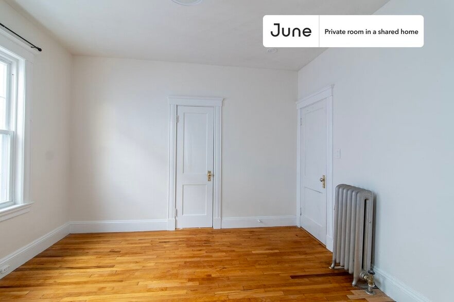 Building Photo - Room in Shared 4 bed/1 bath home in Dorchester Center