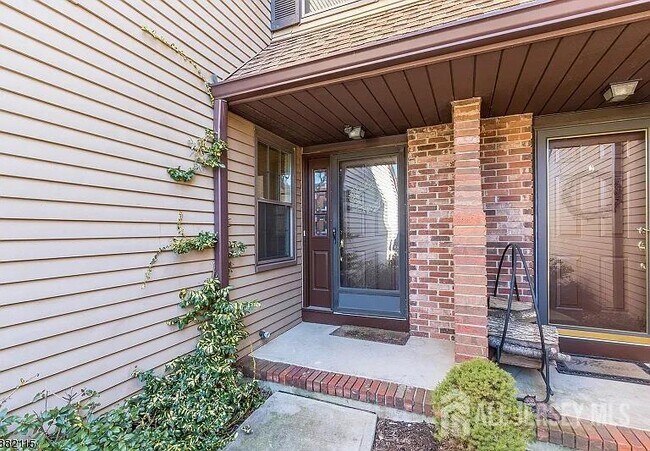 Building Photo - 86 Bayberry Dr