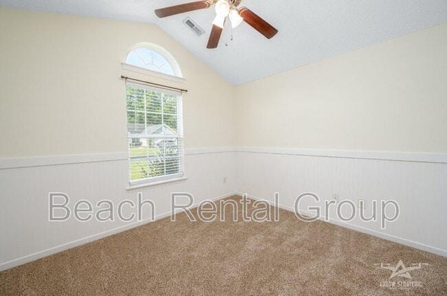 Building Photo - 170 Woodland Pk Lp