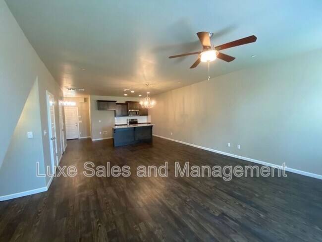 Building Photo - 749 SW 14th St