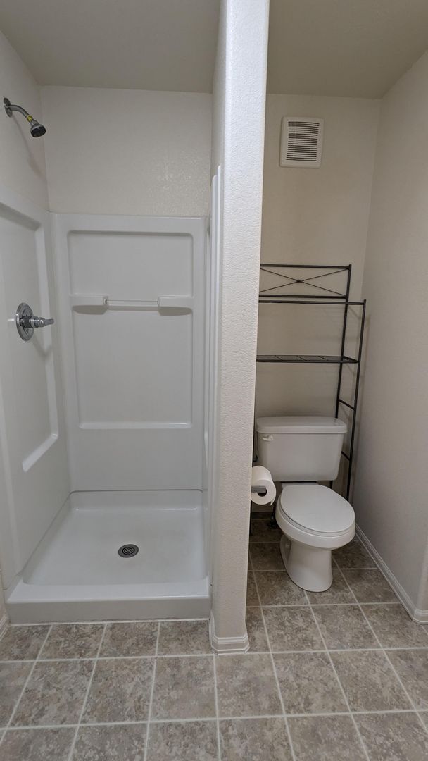 Building Photo - RANCH 3 BED/2.75 BATH PATIO HOME WITH MAIN FLOOR MASTER, FINISHED BASEMENT, AC, 2 CAR GARAGE!