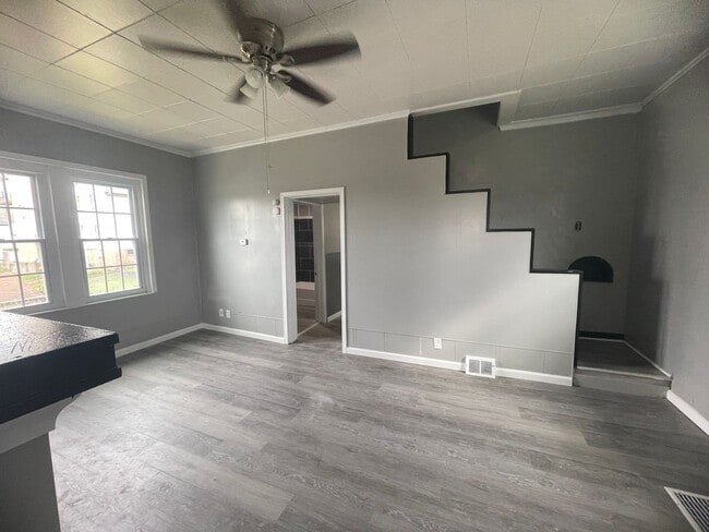 Building Photo - Newly updated 3 bedroom house in Glassport for rent!