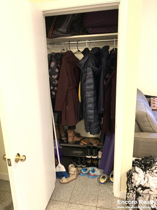 Building Photo - 145 Endicott St