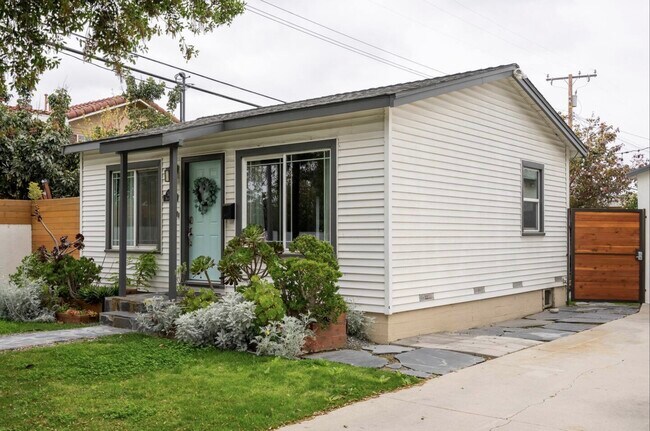 Building Photo - 5427 Rose Ave