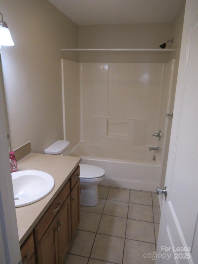 Building Photo - 406 S Flint St