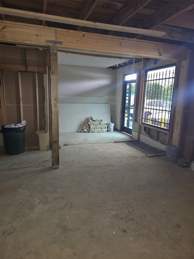 Building Photo - 3619 Reed Rd