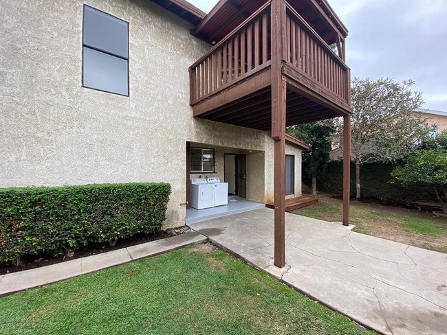 Building Photo - 3106 E 15th St