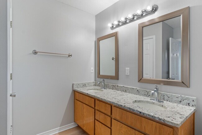 Building Photo - 8828 Arlington Ln