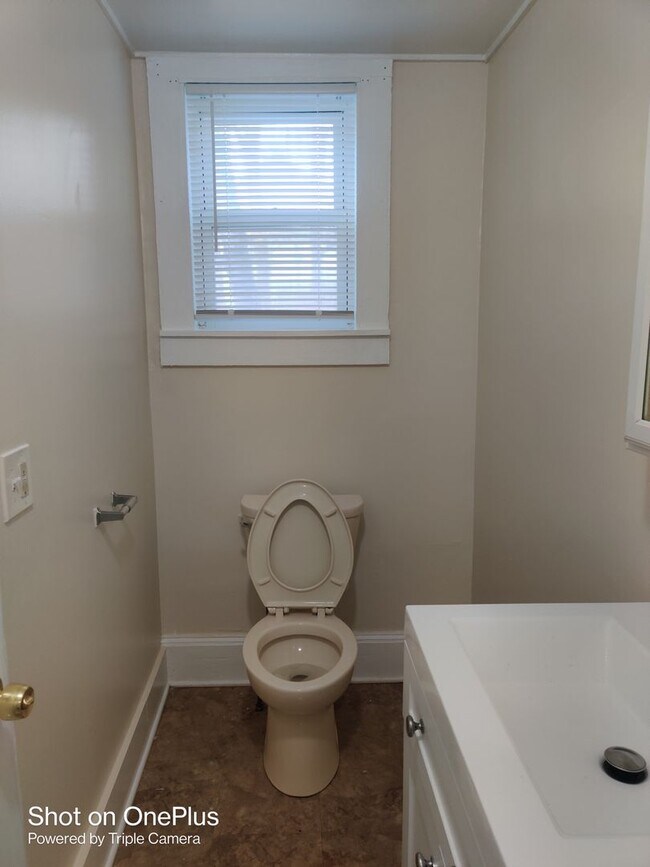 Building Photo - Gilbert Ave