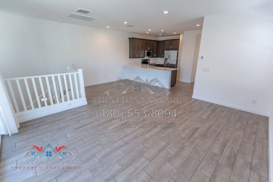 Building Photo - 4029 E Amoroso Dr