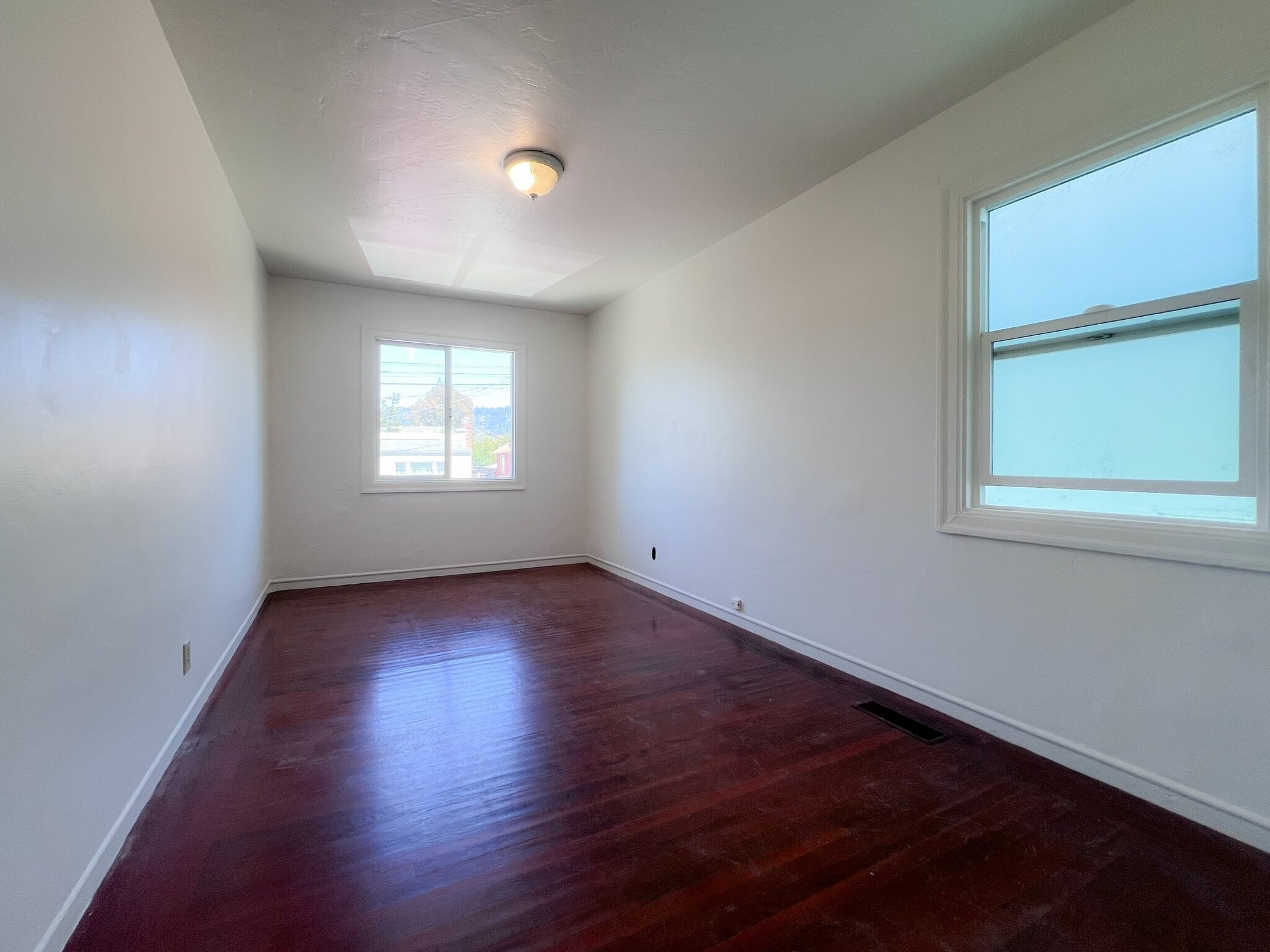 Building Photo - 1054 Cornell Ave