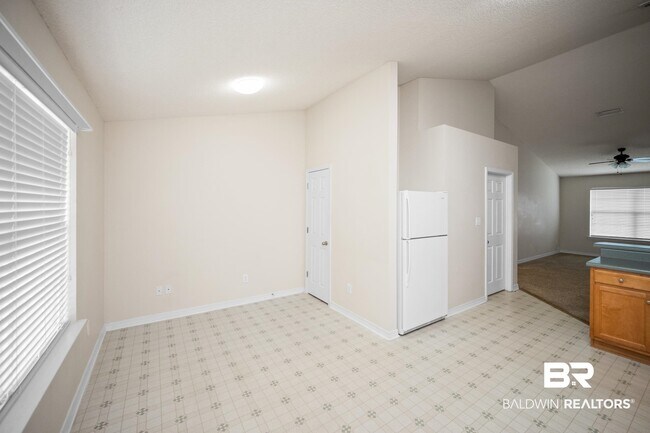 Building Photo - 13097 Concord Dr E
