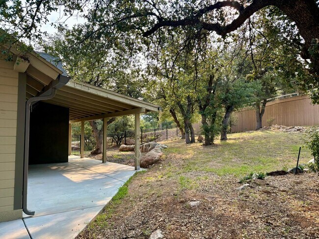 Building Photo - Beautiful 2100 sq ft Prescott home, 4 bed 2 bath with large upstairs loft on almost an acre of land!