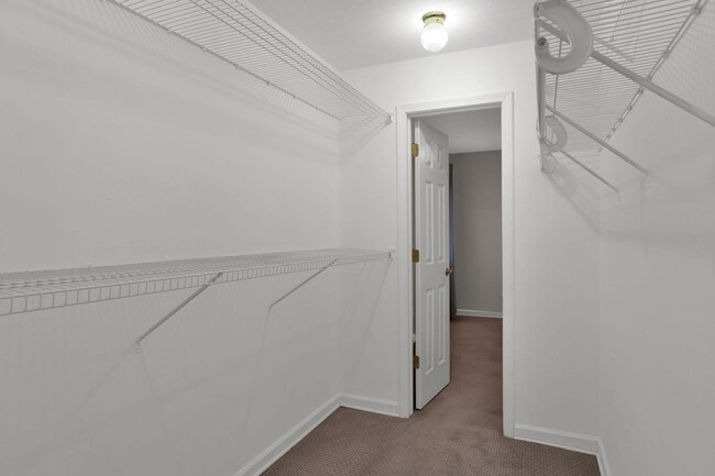 Building Photo - **A RARE FIND - GREEN HILLS CONDO WITH QUI...