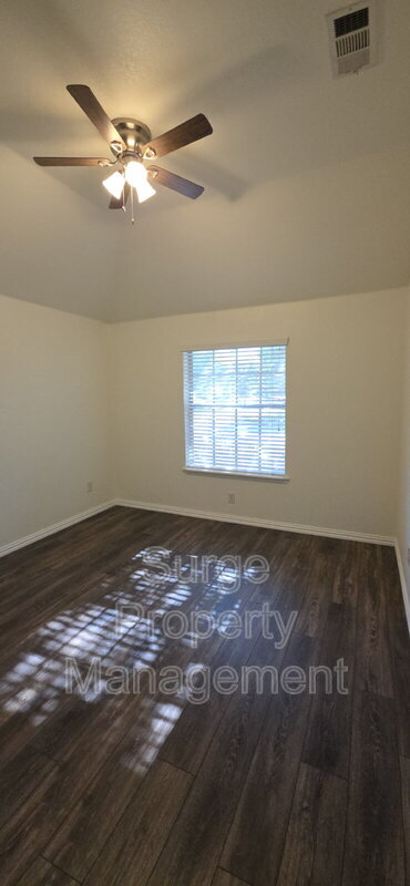 Building Photo - 629 Dorchester Dr