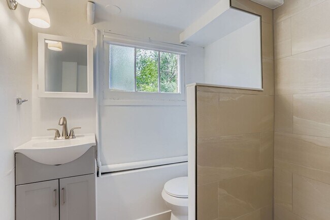 Building Photo - 3130/3132 Folsom