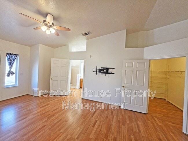 Building Photo - 2250 S Ambush St