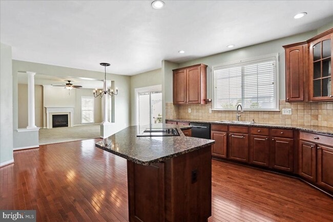 Building Photo - 319 Morlyn Dr