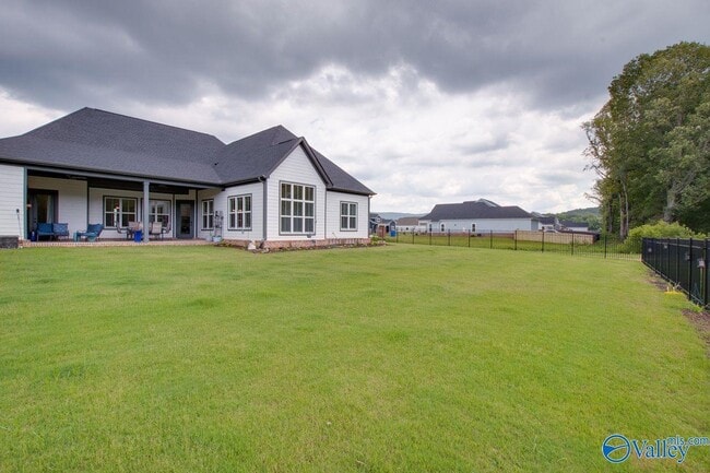 Building Photo - 6128 Pembrook Pond Pl SE