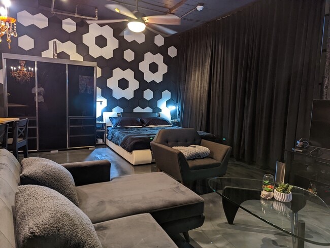 Building Photo - 1122 Jackson St