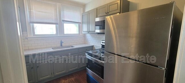Building Photo - 555 Wesbrook St