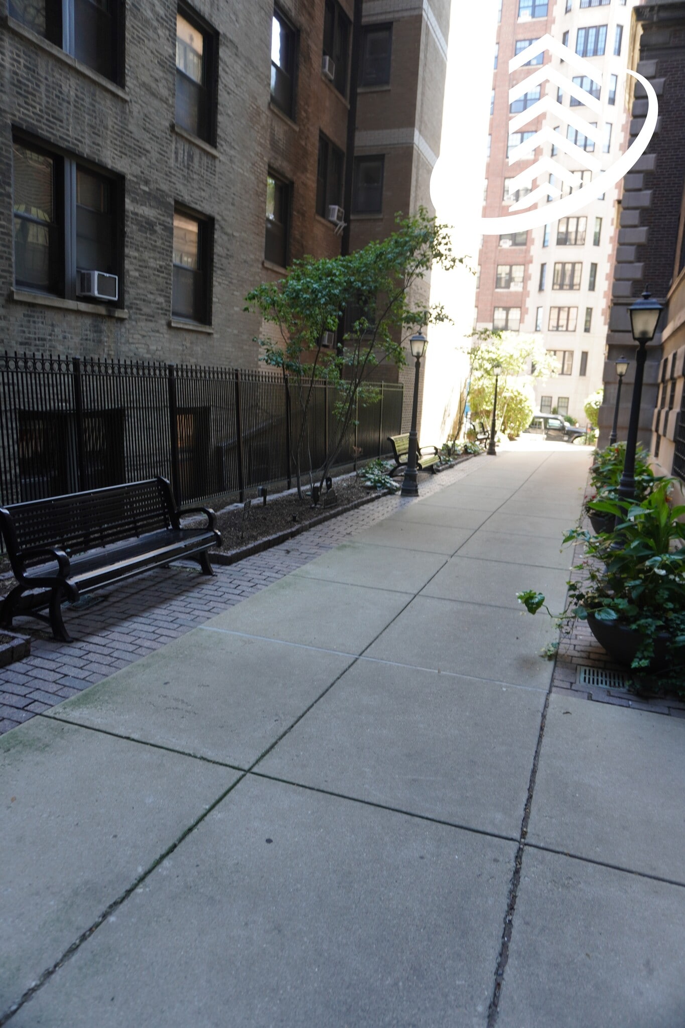 Building Photo - 422-24 West Melrose St.