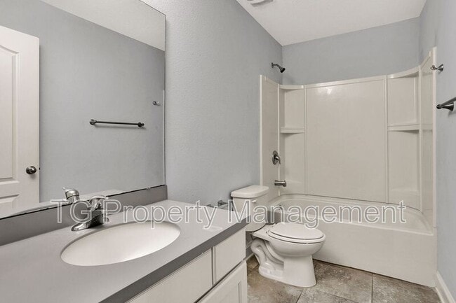 Building Photo - 12436 Jovana Rd