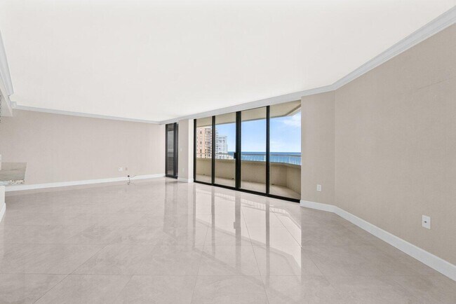 Building Photo - 5070 N Ocean Dr