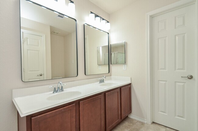 Building Photo - 24542 Folkstone Cir