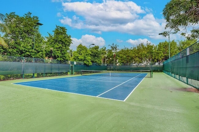 Building Photo - 748 Cresta Cir