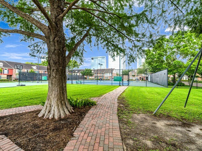 Building Photo - 1669 W Sam Houston Pkwy S