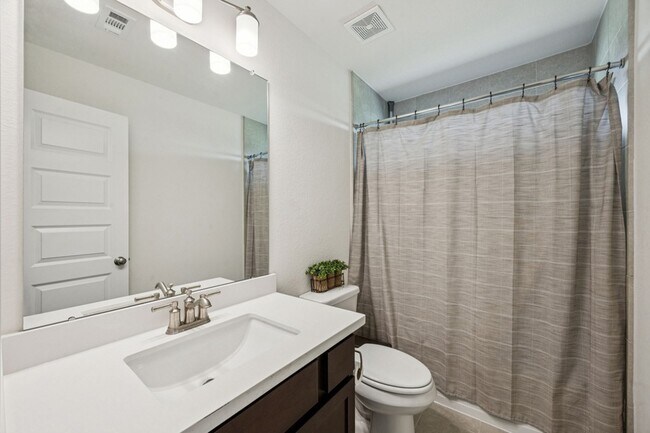 Building Photo - 200 Vly Rnch Trl
