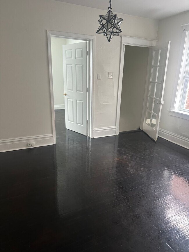 Building Photo - 3243 Delor St