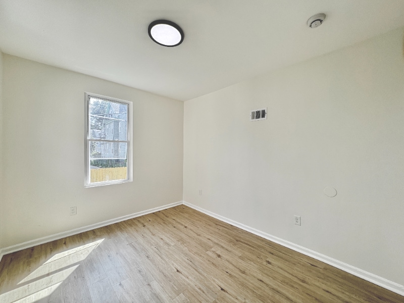 Building Photo - 122 Shephard Ave