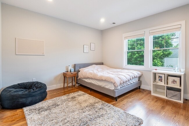 Building Photo - 19 Shute Path