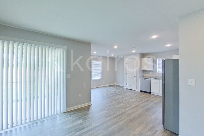 Building Photo - 280 Laurel Springs Dr