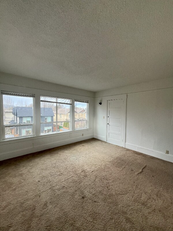 Building Photo - 3904 N Albina Ave