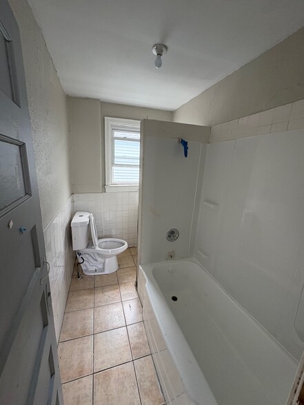 Building Photo - 207 Dunseith St